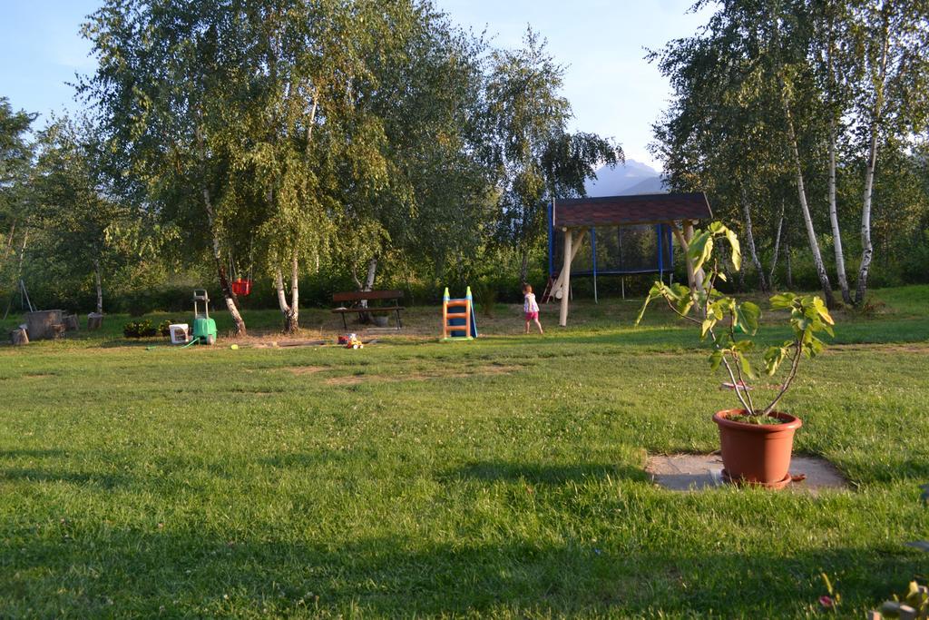 Pensiunea Royal Garden Hotel Sîmbăta de Sus Kültér fotó