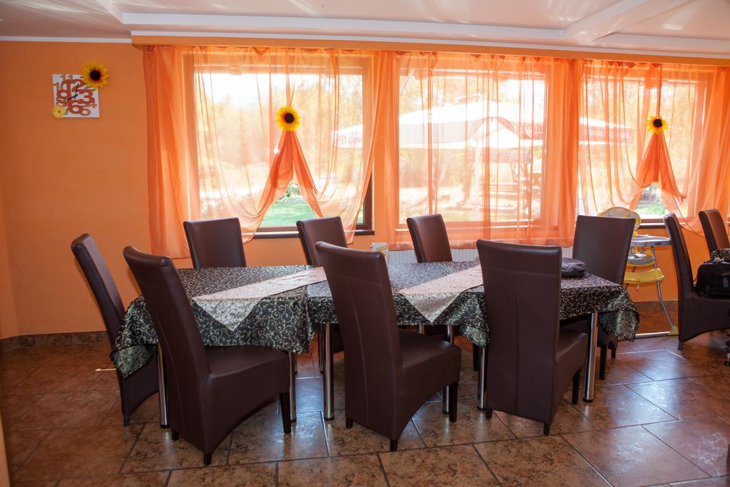 Pensiunea Royal Garden Hotel Sîmbăta de Sus Kültér fotó