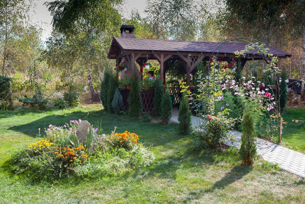 Pensiunea Royal Garden Hotel Sîmbăta de Sus Kültér fotó